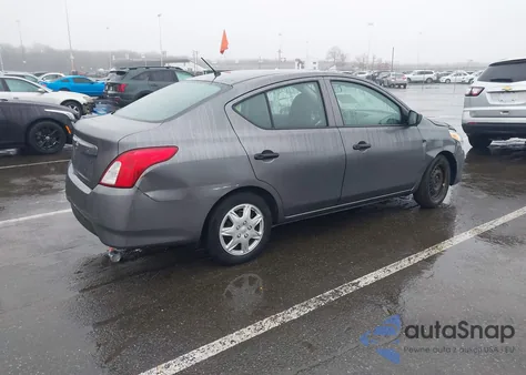 2017 Nissan Versa 1.6 S z USA, uszkodzony, nr VIN 3N1CN7AP8HL825725